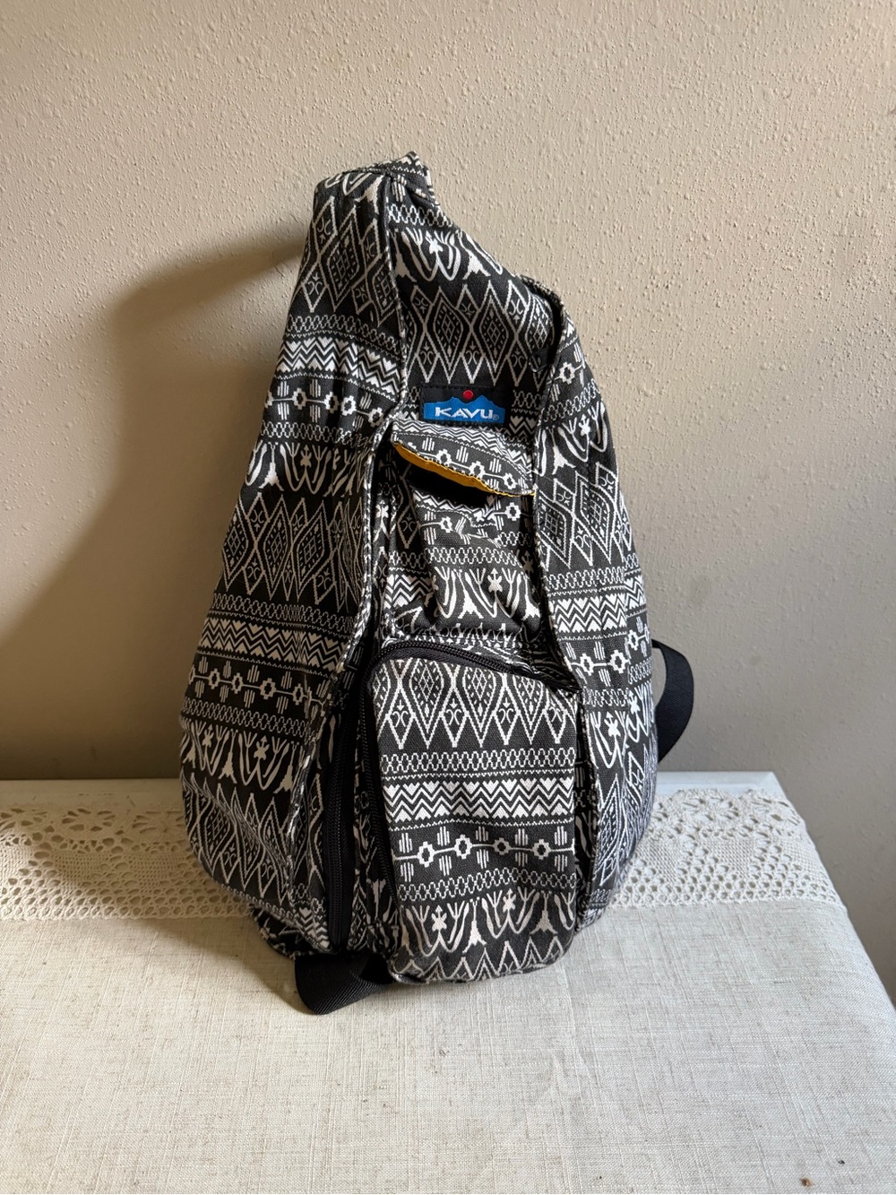 Kavu Rope Sling Bag Full Size Black White Geometric Aztec
Pattern Crossbody